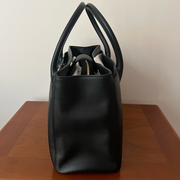 SOLD NEVER USED Chanel Executive Authentic Black Grained Leather Tote Bag - Picture 5 of 14